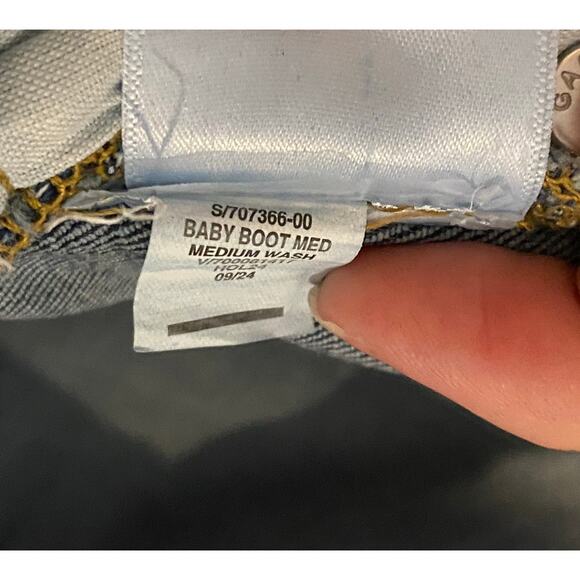 NWT Gap Mid Rise Universal Baby Boot Jeans US 8/29 Regular Medium Blue Wash - Picture 12 of 15